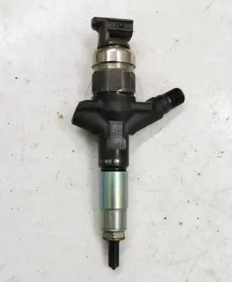 Subaru Outback Fuel injector 16613AA030 02M02677 1413AA030
