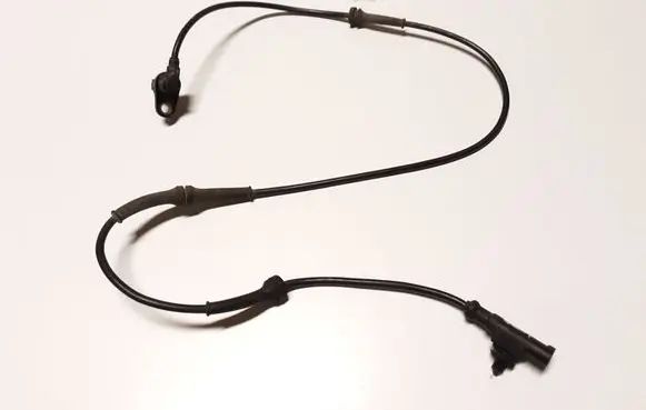 Land Rover Discovery 3 - LR3 ABS brake wheel speed sensor 0265007733 SSB500091