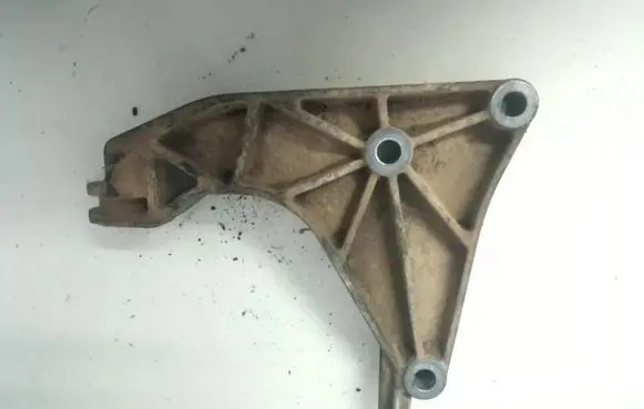 Opel Astra G Engine mounting bracket 90575131