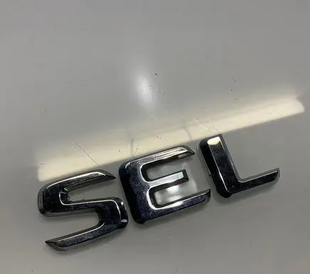 Mercedes-Benz S W126 Manufacturers badge/model letters 