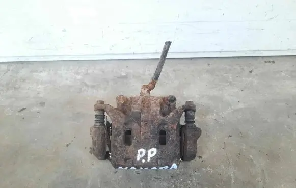 Nissan Navara D40 Front brake caliper