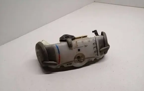 Peugeot 107 Climate control unit 69617001Q