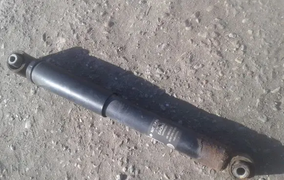 Nissan Qashqai+2 Rear shock absorber/damper