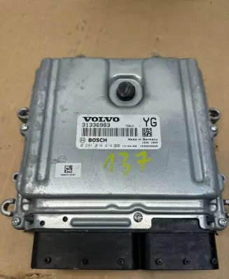 Volvo V40 Engine control unit/module 31336983 0281018414