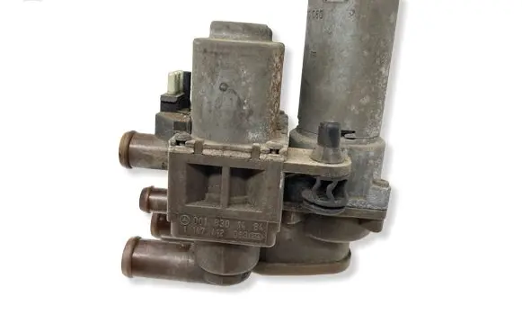 Mercedes-Benz S W140 Coolant heater control valve 0018301484