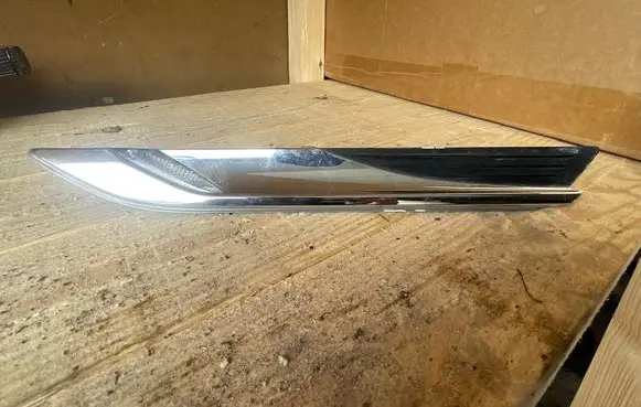 BMW 6 F12 F13 Front fender indicator light 7221859