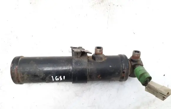 Air conditioning (A/C) air dryer