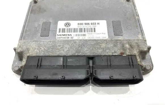 Volkswagen Fox Engine control unit/module ECU 03D906033H