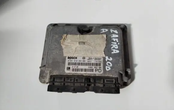 Opel Zafira A Engine control unit/module 24417169 28SA4805 0281010268