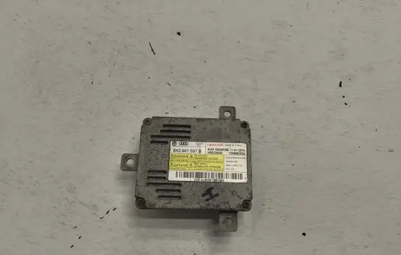 Volkswagen PASSAT B7 Headlight ballast module Xenon 8K0941597B