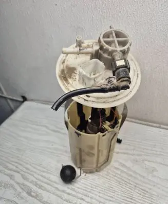 Volvo V70 Fuel injection high pressure pump 50638820 30645978 0580313115