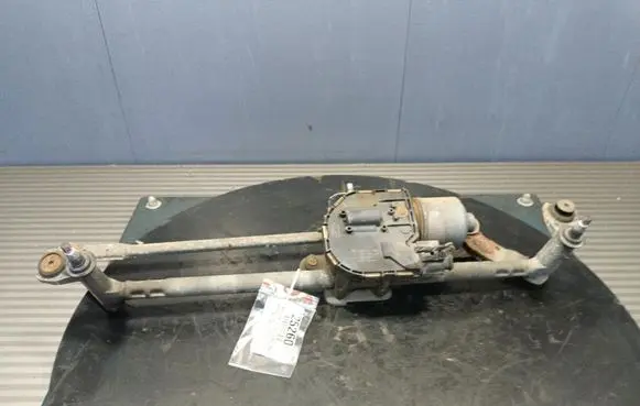 Skoda Octavia Mk2 (1Z) Front wiper linkage 