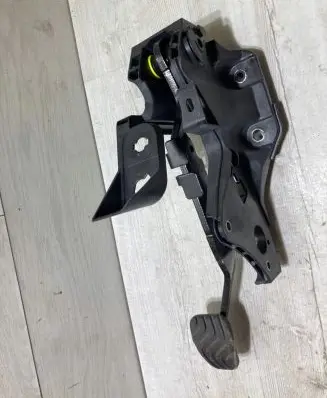 Renault Clio V Brake pedal 465014942R