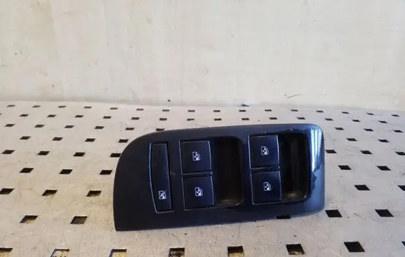 Opel Zafira C Electric window control switch 13305009