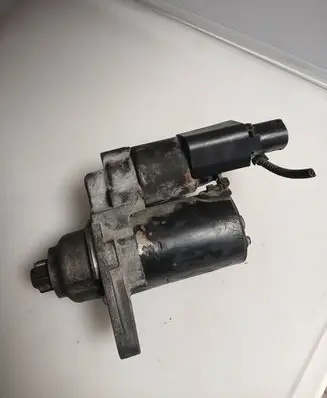 Volkswagen Golf VI Starter motor
