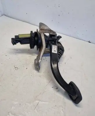 Volvo XC60 Clutch pedal 8G9N7B633BF 31302244 11369P05