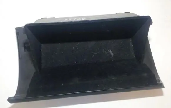 Subaru Legacy Glove box