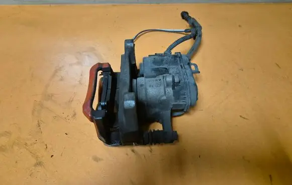 Opel Insignia B Rear brake caliper