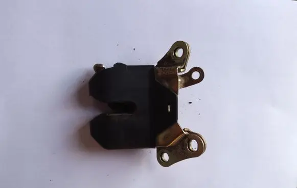 Toyota Corolla E110 Tailgate/trunk/boot lock/catch/latch