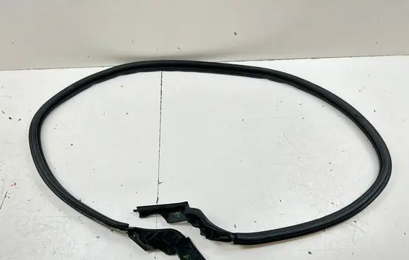 Jaguar XK - XKR Loading door rubber seal (on body) 