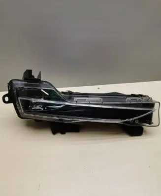 Tesla Model Y Front fog light 162479800A DC522255B00069