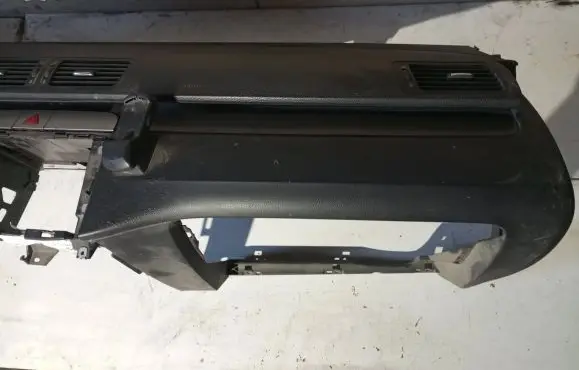 Volkswagen PASSAT B6 Dashboard 3C1857669