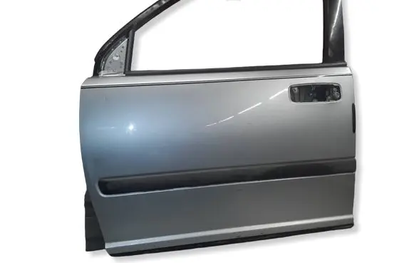 Nissan X-Trail T30 Front door 