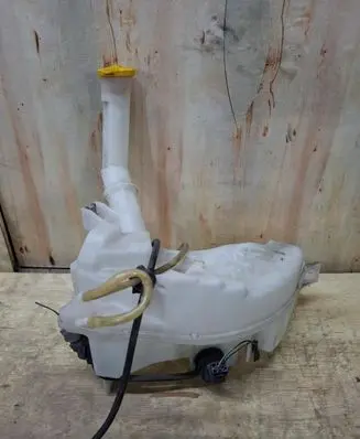 Mazda 5 Windshield washer fluid reservoir/tank 