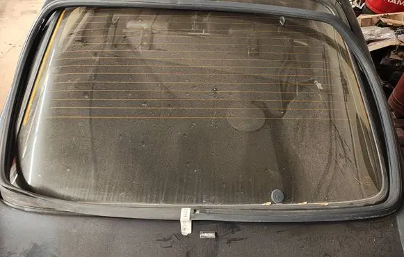 Saab 900 Rubber seal tailgate window/glass 8289803 6935050 6998074