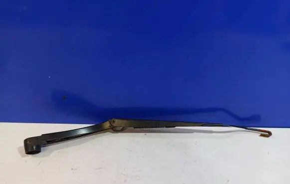 Saab 9-5 Windshield/front glass wiper blade 13299361