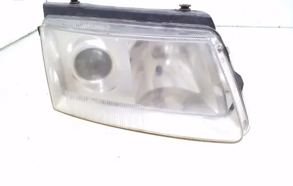 Volkswagen PASSAT B5 Headlight/headlamp