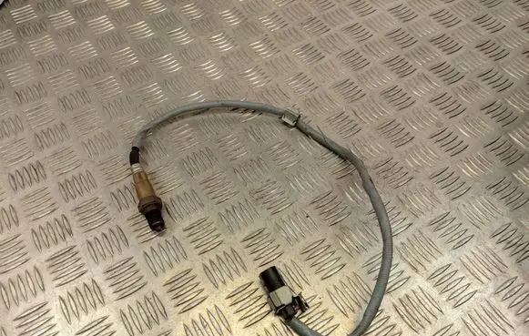 Mercedes-Benz C W204 Lambda probe sensor 0075425118 0281004207