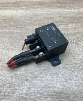 BMW X5 E70 Glow plug pre-heat relay 7661503