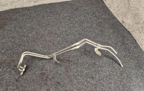 Volkswagen PASSAT B8 Engine coolant pipe/hose 04E122157AT