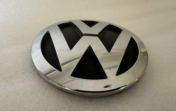 Volkswagen Touareg I Manufacturers badge/model letters 7L6853630