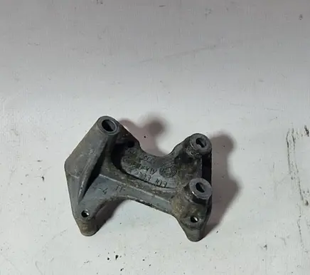 Volkswagen Jetta V Engine mounting bracket 06A903103