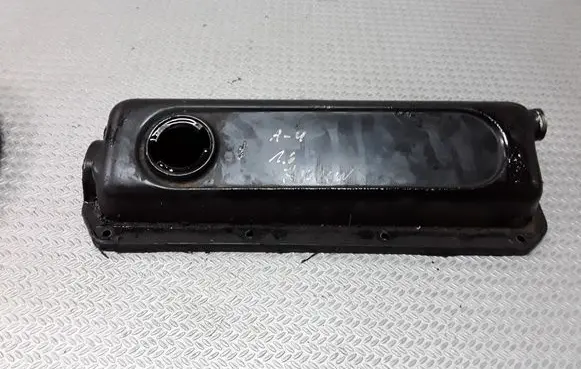 Audi A4 S4 B5 8D Rocker cam cover 