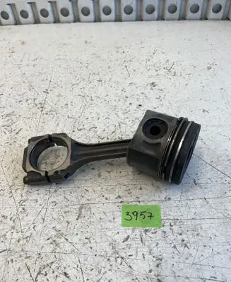Volkswagen PASSAT B5 Piston with connecting rod 028H