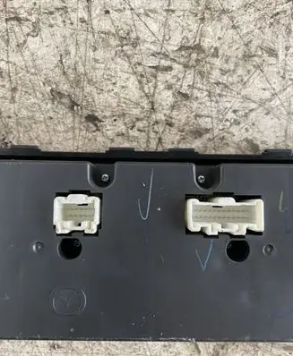 Mazda 6 Climate control/heater control trim 