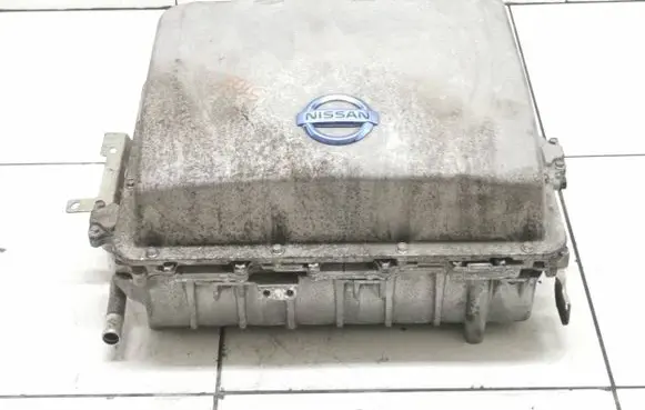 Voltage converter inverter
