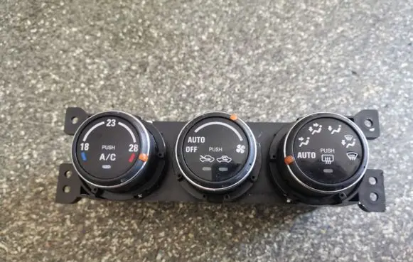 Suzuki Liana Climate control unit 3951059J70