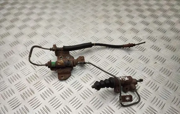 Toyota Avensis T250 Clutch slave cylinder 
