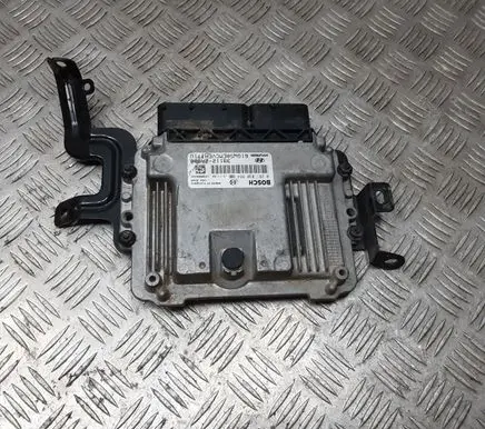 Hyundai i30 Engine control unit/module 0281030864 391122A980