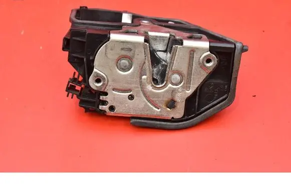BMW 5 E60 E61 Front door lock