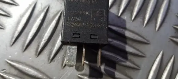 Ford Mondeo Mk III Other relay 2w9314b192ba a1301-x17