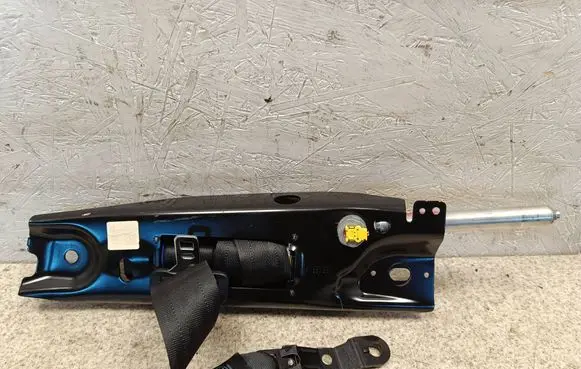 Volvo V70 Front seatbelt 624132200A 6313510