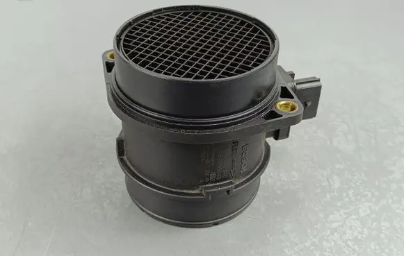 Jeep Grand Cherokee Mass air flow meter 68151956AB