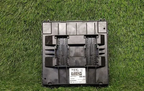 Volkswagen Jetta VI Comfort/convenience module 5C0937087J