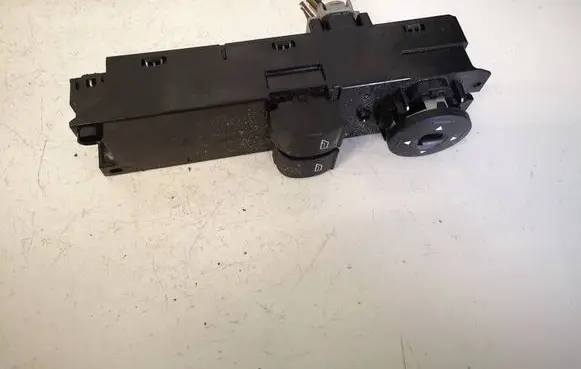 Ford Focus Electric window control switch DT1T14A132FA