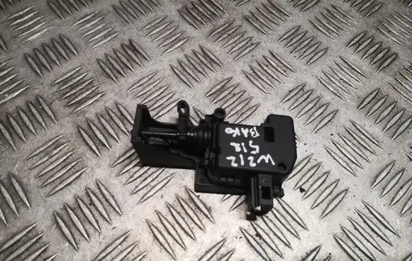 Mercedes-Benz E W212 Fuel tank cap lock A2048200072 2048200072